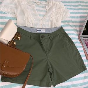 OLIVE GREEN OLD NAVY SHORTS